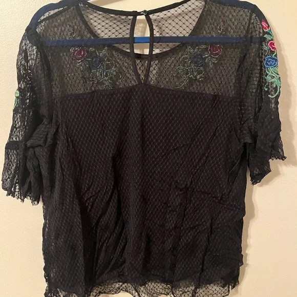 Valerie Stevens shirt 2 - Picture 3 of 3